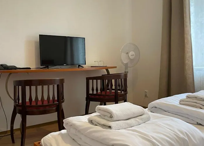 Gallery Hotel Sis